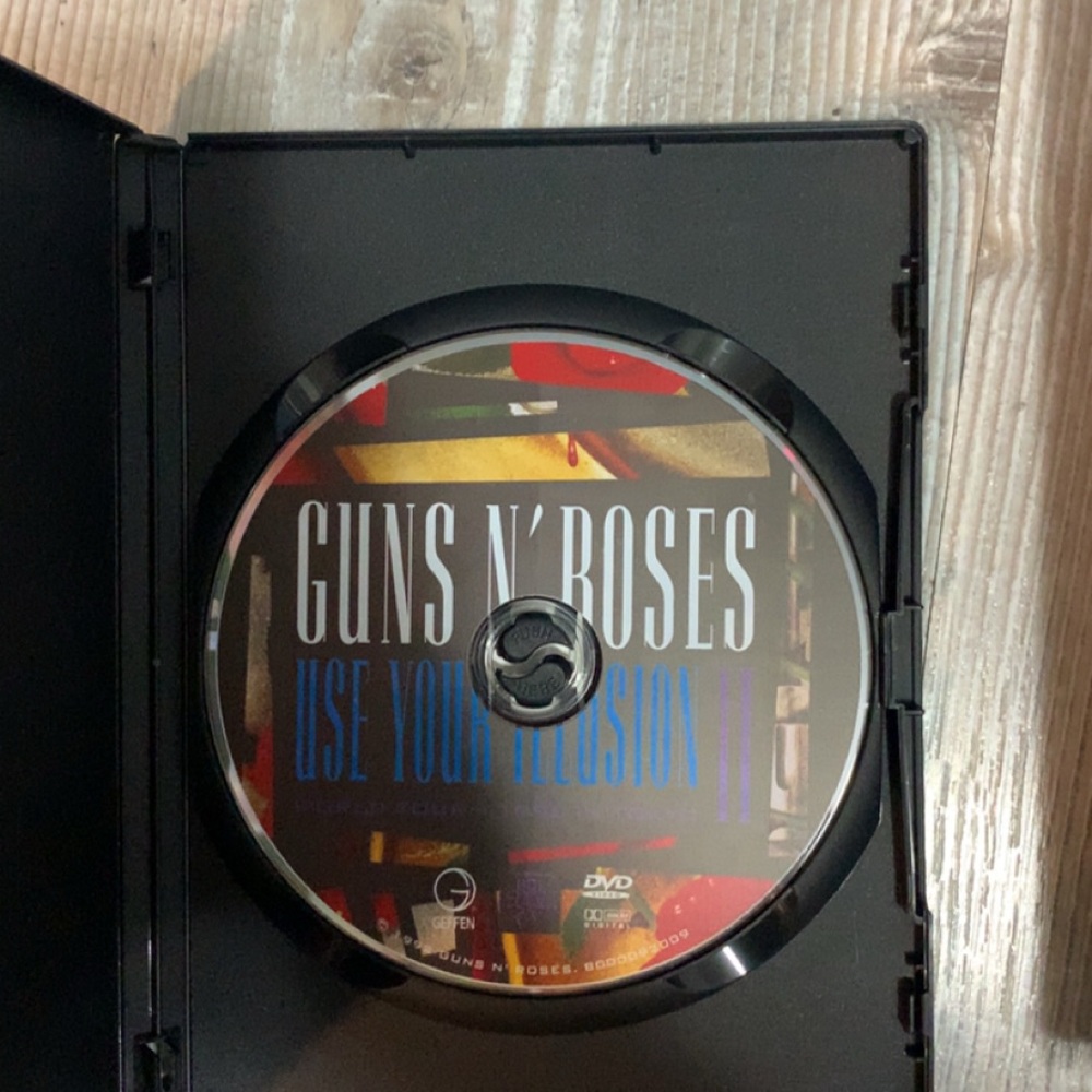 Guns N' Roses Use Your Illusion I DVD - Picture 2 of 4